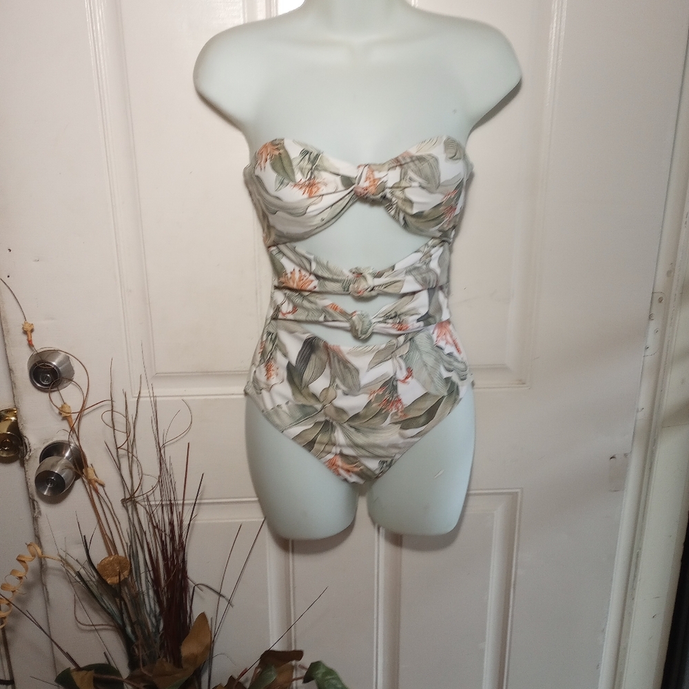 FLOWER PRINTED ONE PIECE SWIMSUIT Body Enhancing Design Nature Lovers Size Small - Picture 12 of 12